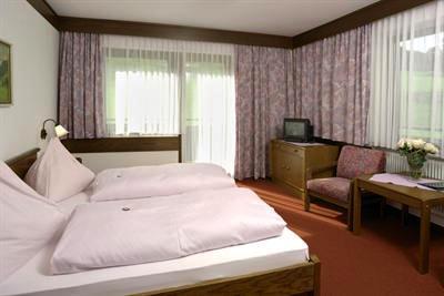 фото отеля Hotel Wiesenegg Saalbach-Hinterglemm