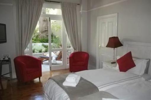 фото отеля Conifer Beach House