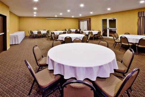 фото отеля Holiday Inn Express Le Claire Riverfront - Davenport