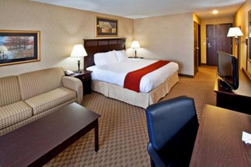 фото отеля Holiday Inn Express Le Claire Riverfront - Davenport