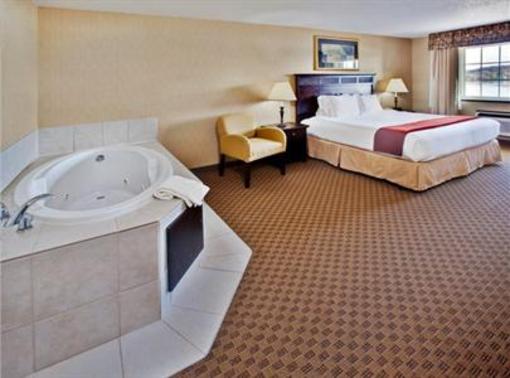 фото отеля Holiday Inn Express Le Claire Riverfront - Davenport
