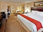 фото отеля Holiday Inn Express Le Claire Riverfront - Davenport