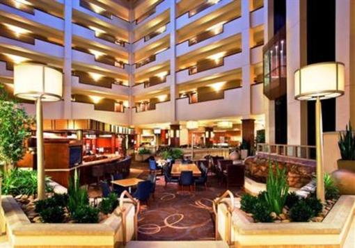 фото отеля Sheraton Hotel and Convention Center