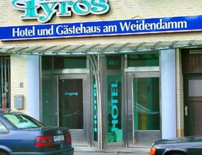 фото отеля Hotel Tyros - am Weidendamm