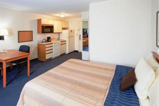 фото отеля Candlewood Suites Hotel Sterling