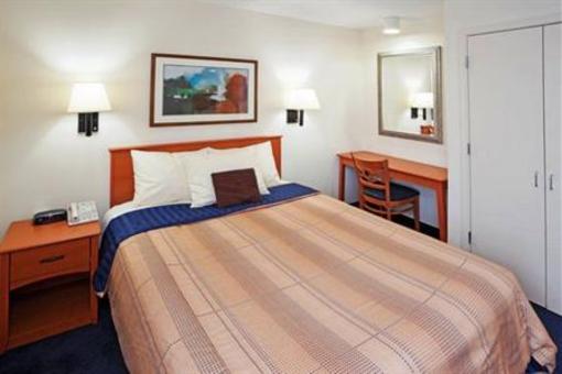 фото отеля Candlewood Suites Hotel Sterling