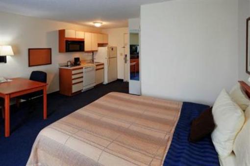 фото отеля Candlewood Suites Hotel Sterling