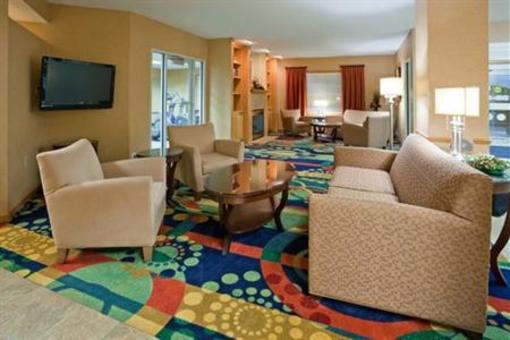 фото отеля Holiday Inn Express Hudson-I-94