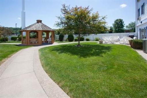 фото отеля Holiday Inn Express Hudson-I-94