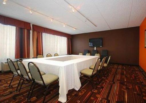 фото отеля Comfort Suites Airport & Cruise Port