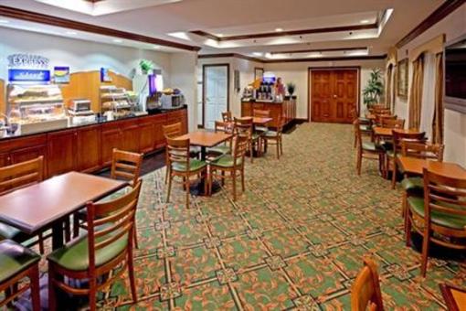 фото отеля Holiday Inn Express Woodbridge