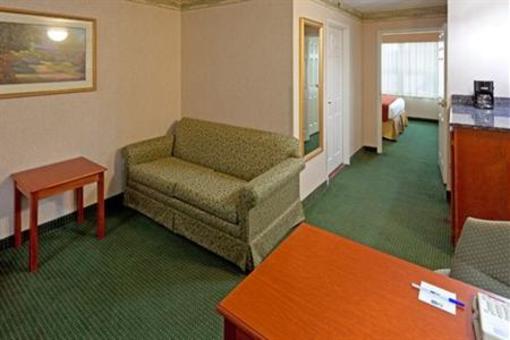 фото отеля Holiday Inn Express Woodbridge