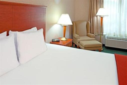 фото отеля Holiday Inn Express Woodbridge