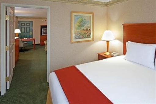 фото отеля Holiday Inn Express Woodbridge