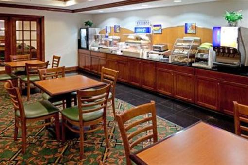 фото отеля Holiday Inn Express Woodbridge