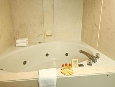 фото отеля Days Inn East