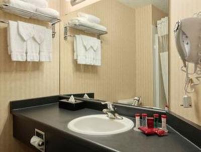 фото отеля Ramada Edmonton International Airport