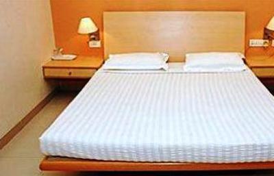 фото отеля Log Inn Hospitality Redefined