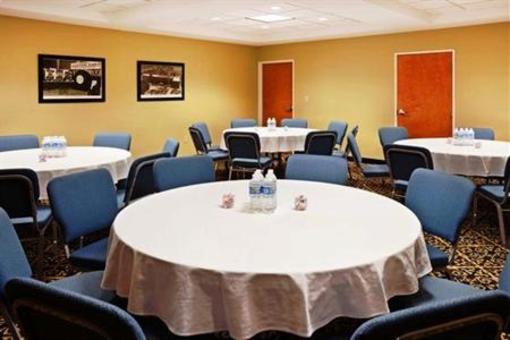 фото отеля Holiday Inn Express Gastonia