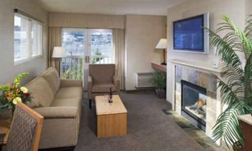 фото отеля Silver Cloud Inn - University