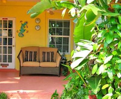 фото отеля Palm Plaza Gay Resort Fort Lauderdale