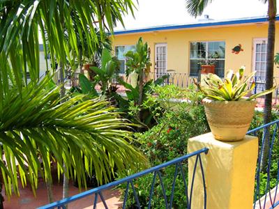 фото отеля Palm Plaza Gay Resort Fort Lauderdale