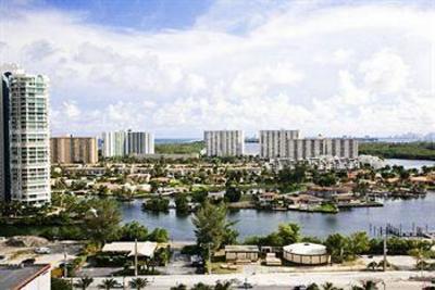 фото отеля Churchill Suites Intracoastal Yacht Club