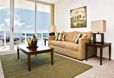 фото отеля Churchill Suites Intracoastal Yacht Club