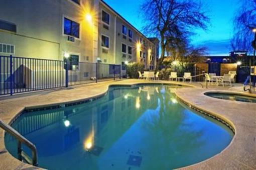 фото отеля Holiday Inn Express Tucson Airport