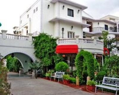 фото отеля Sugan Niwas Palace