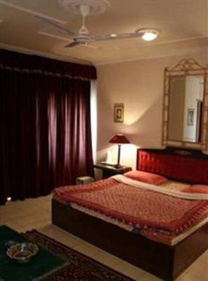 фото отеля Sugan Niwas Palace