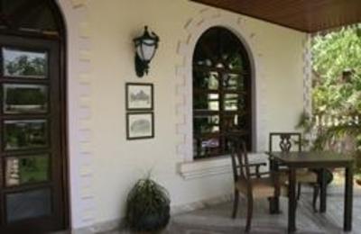 фото отеля Sugan Niwas Palace