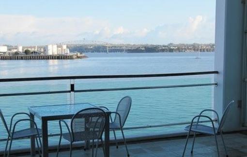 фото отеля Auckland Waterfront Serviced Apartments on Prince's Wharf