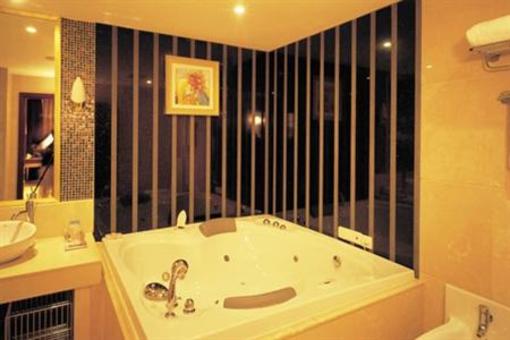 фото отеля Commercial Trust International Hotel