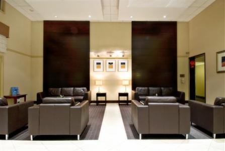 фото отеля Holiday Inn Express Hotel & Suites Surrey