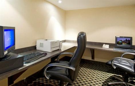 фото отеля Holiday Inn Express Hotel & Suites Surrey