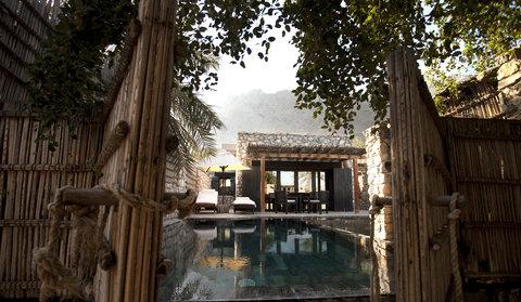 фото отеля Six Senses Zighy Bay