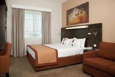 фото отеля Holiday Inn Express Dubai Jumeirah