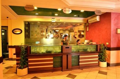 фото отеля Hotel Tourist Deluxe