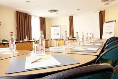 фото отеля Campanile Montpellier Est Le Millenaire Hotel