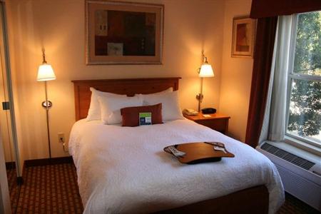 фото отеля Hampton Inn and Suites Chapel Hill / Durham Area