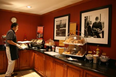 фото отеля Hampton Inn and Suites Chapel Hill / Durham Area