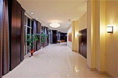 фото отеля Holiday Inn Airport & Fair/Expo Center