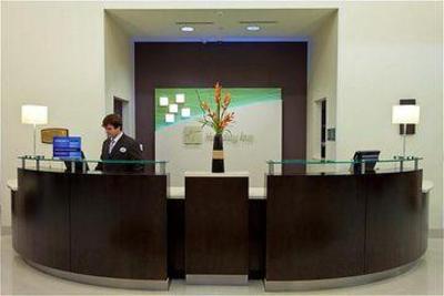 фото отеля Holiday Inn Airport & Fair/Expo Center