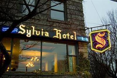 фото отеля The Sylvia Hotel Vancouver