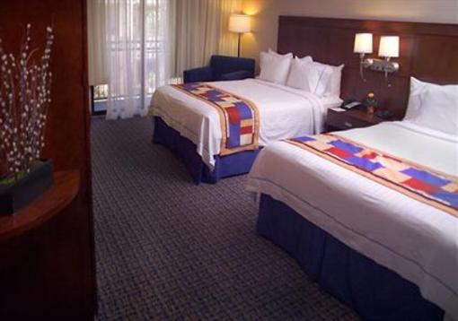 фото отеля Courtyard by Marriott Thousand Oaks