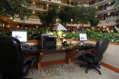 фото отеля Embassy Suites Hotel Louisville
