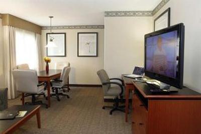 фото отеля Embassy Suites Hotel Louisville