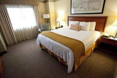 фото отеля Embassy Suites Hotel Louisville