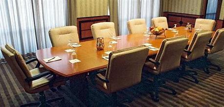 фото отеля Embassy Suites Hotel Louisville